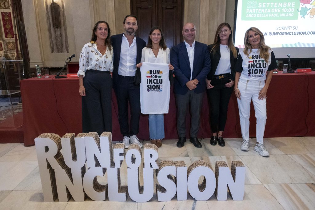 Da sinistra: Antonella Salvatori; Nicola Corricelli; Martina Riva; Domenico De Maio; Monica Gallerini; Jo Squillo